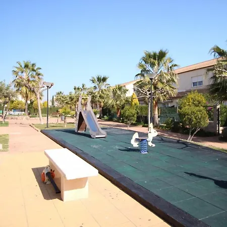 Casa De Vacaciones Con Piscina Comunitaria *